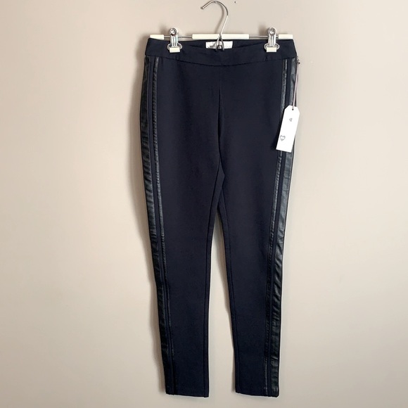 I ❤️Tyler Madison Leggings - Picture 1 of 11